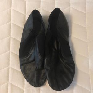A pair of jazz shoes